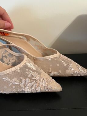 Pointed Lace Slingback Heels in Light Beige